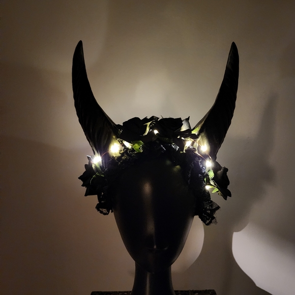 Krampus Horns Straight Pointy LED Light-Up Devil Demon Headband Rose Costume - Picture 1 of 7